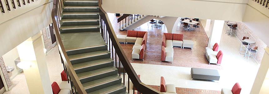 view of downstairs lounge and dining area in 学生中心 from upstairs